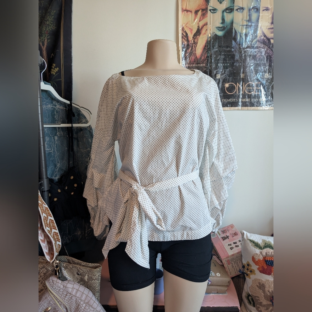 NWOT Max Jeans Polka Dot Belted Blouse Bell/Ruffle Sleeve Size Small‎